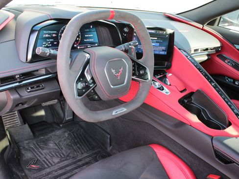 Used 2025 Chevrolet Corvette Z06 image 11