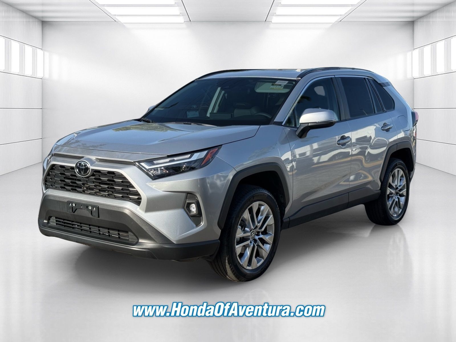 Used 2025 Toyota RAV4 XLE Premium w/ Weather Package AWD/4WD image 3