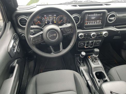 Used 2022 Jeep Wrangler Unlimited Sport AWD/4WD image 11
