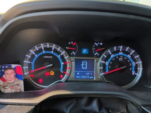 Used 2018 Toyota 4Runner TRD Off-Road Premium image 2