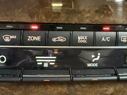Used 2014 Mercedes-Benz E 350 4MATIC Sedan image 20