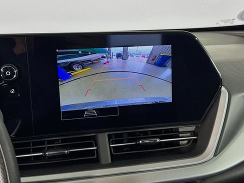 Used 2026 Chevrolet Trax LS FWD image 16