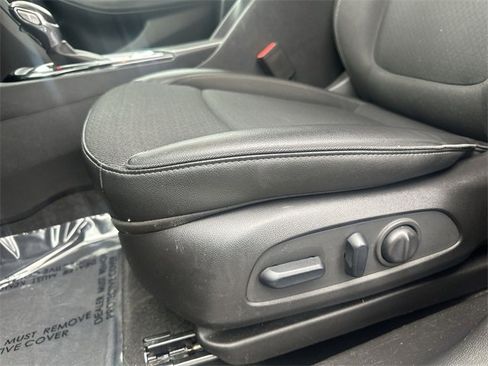 Used 2023 Buick Encore GX Select image 14