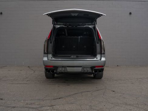 Used 2023 Cadillac Escalade V AWD/4WD image 14