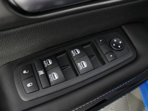 New 2027 Chrysler Pacifica Select FWD image 15