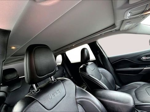 Used 2022 Jeep Cherokee Limited image 19