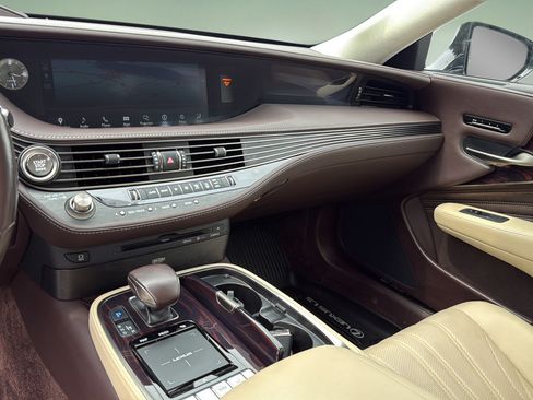 Used 2019 Lexus LS 500 AWD w/ Interior Upgrade Package image 28