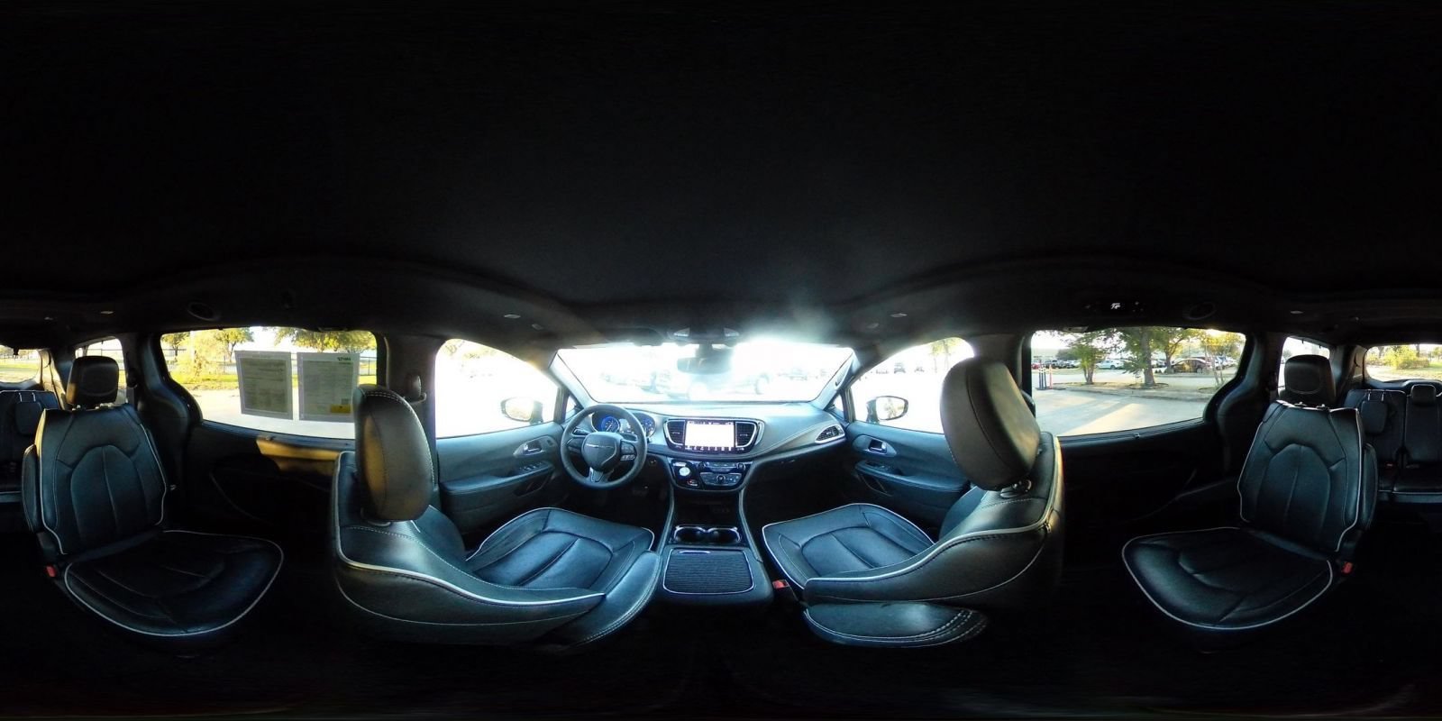 Used 2025 Chrysler Pacifica Limited FWD image 45