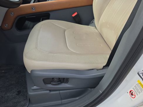 Used 2020 Land Rover Defender 110 SE image 20