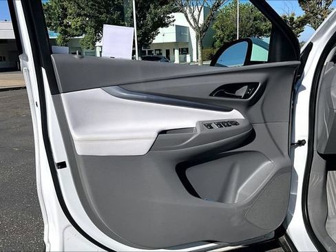 Used 2023 Chevrolet Bolt EUV Premier FWD image 22