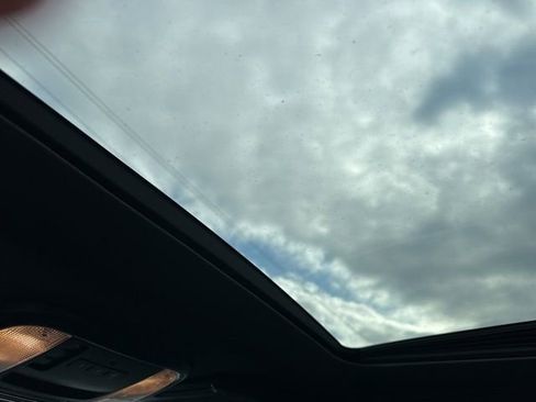 Used 2019 Dodge Charger SXT w/ Driver Confidence Group image 11