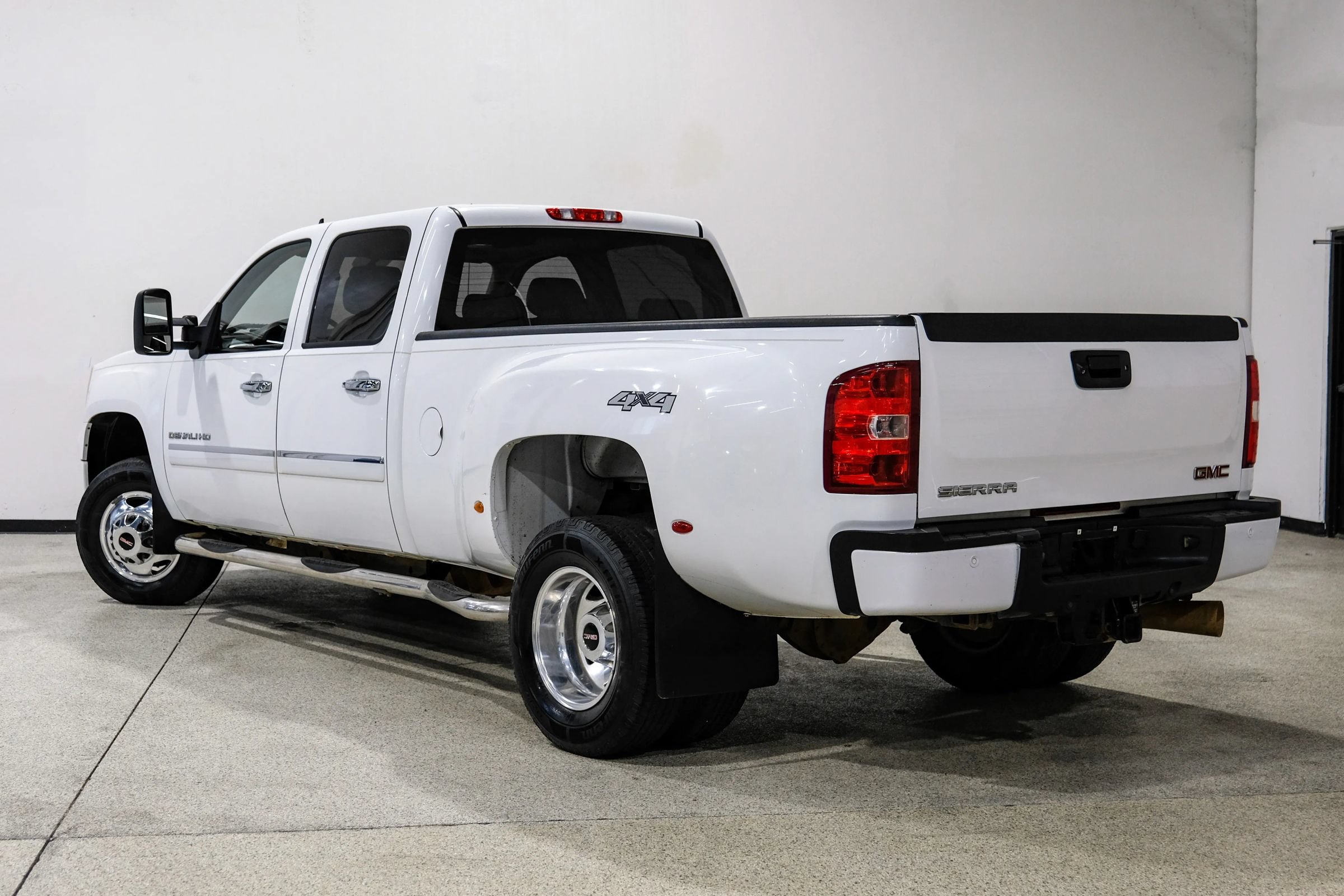 Used 2012 GMC Sierra 3500 Denali AWD/4WD image 8