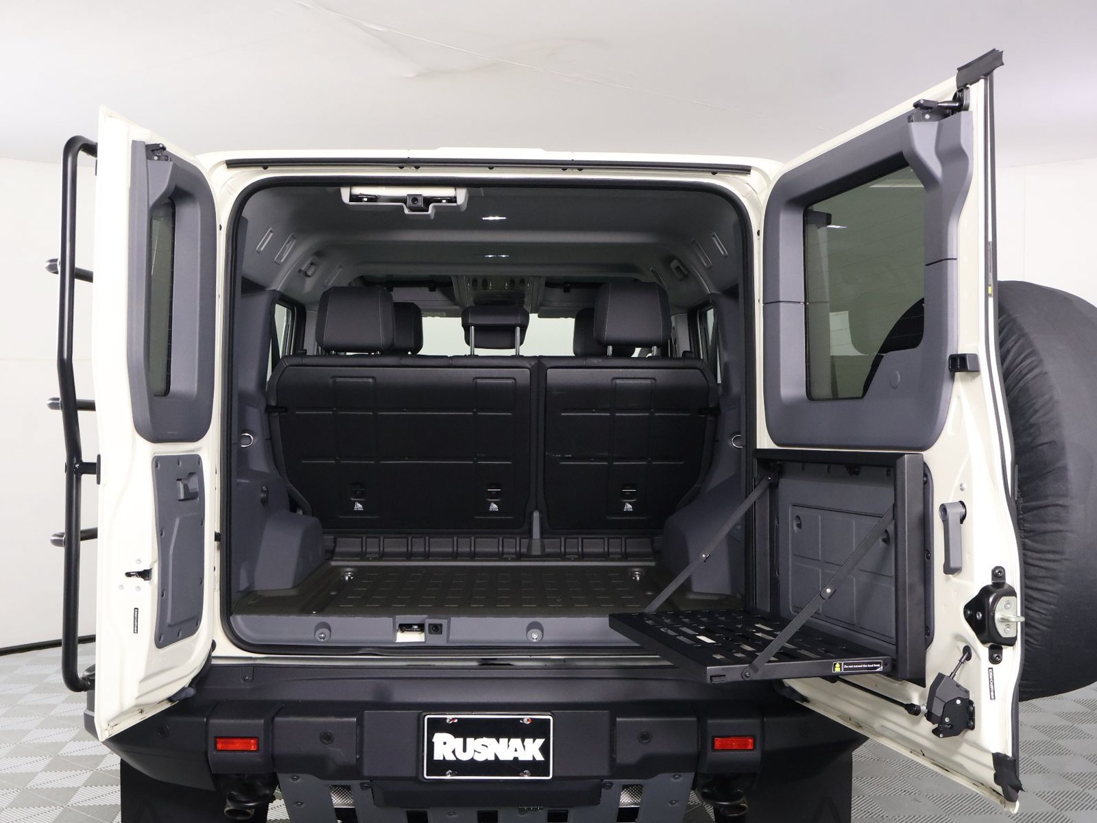 Used 2024 INEOS Grenadier Station Wagon AWD/4WD image 21