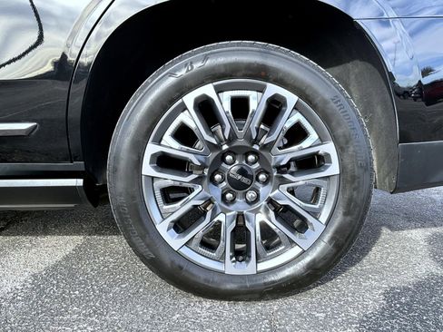 Certified 2024 GMC Yukon Denali Ultimate image 25