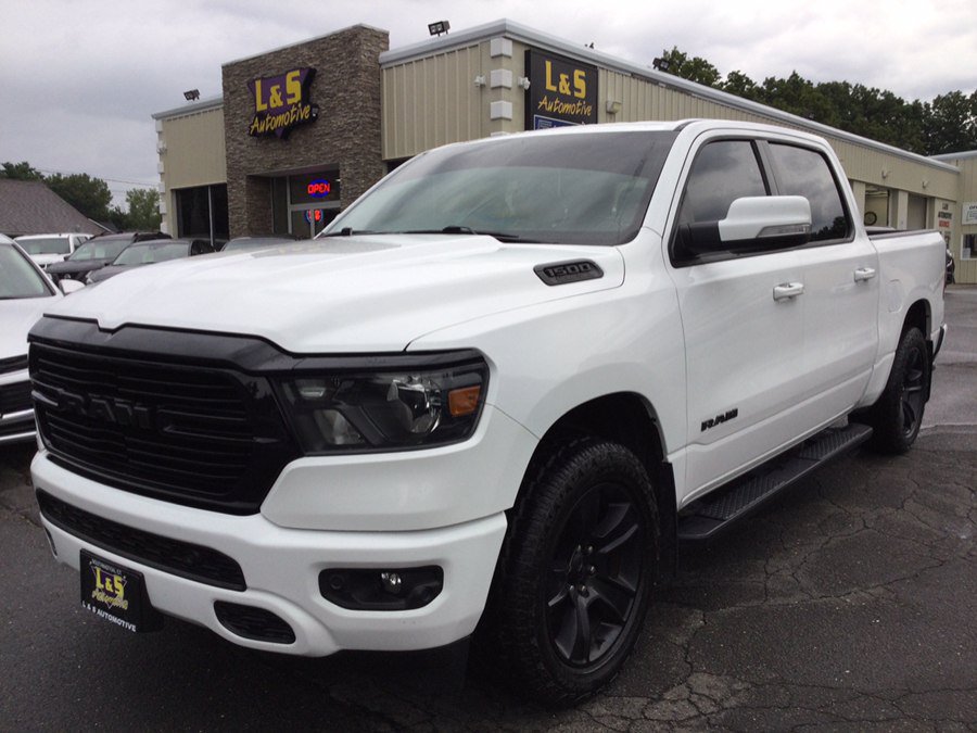 Used 2020 RAM 1500 4x4 Crew Cab image 1