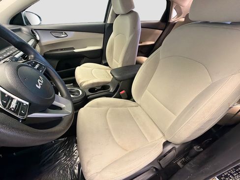 Used 2022 Kia Forte LXS w/ LXS Technology Package image 11