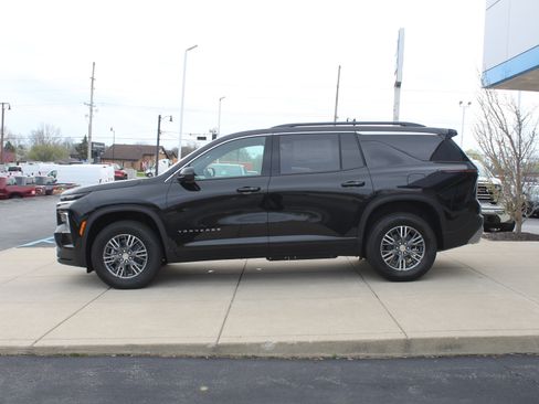 New 2026 Chevrolet Traverse LT FWD image 6