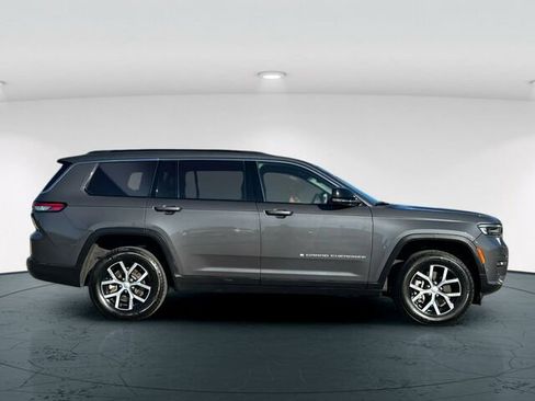Used 2024 Jeep Grand Cherokee L Limited w/ Luxury Tech Group II image 7