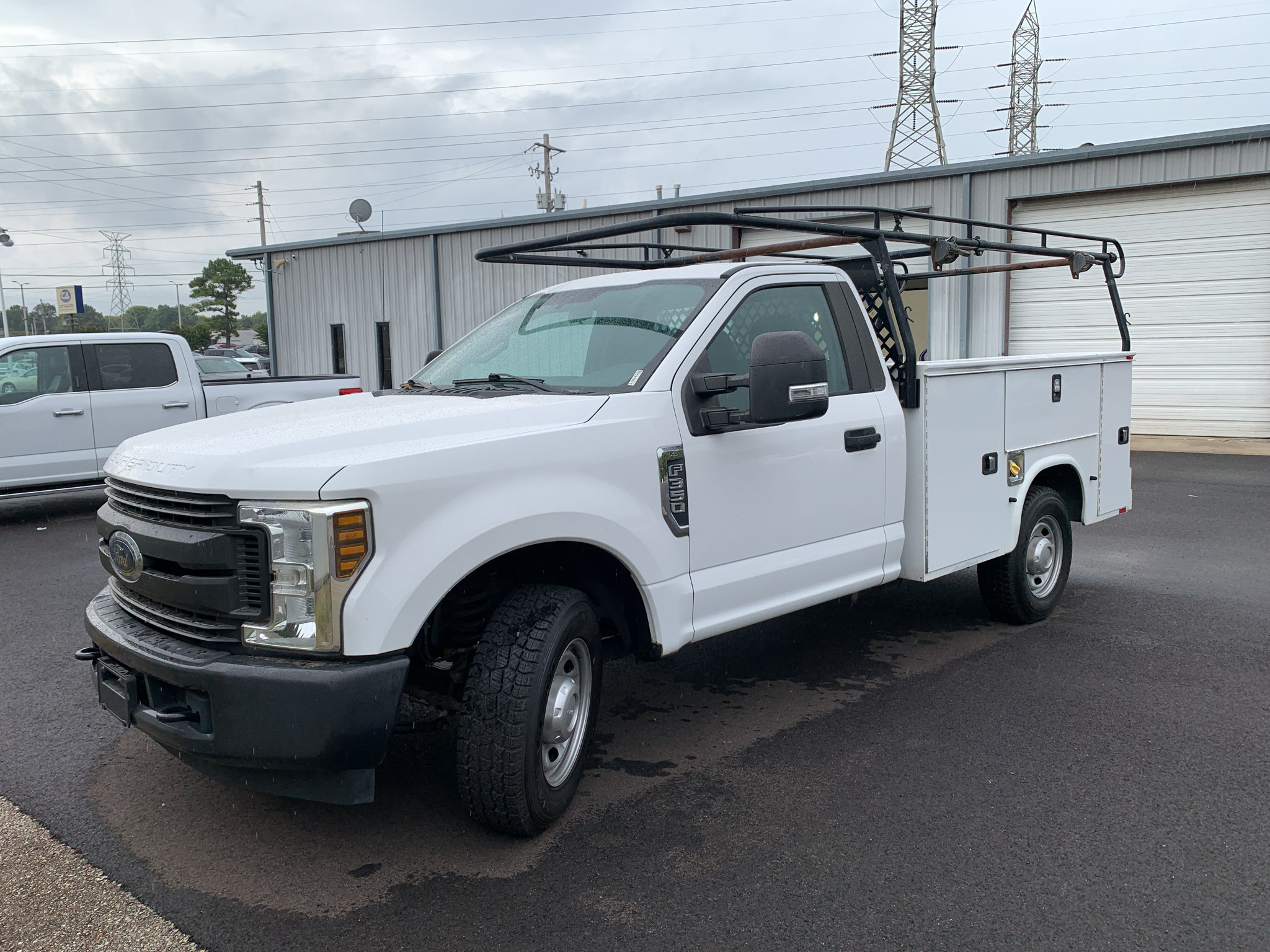 Used 2019 Ford F350 XL w/ Power Equipment Group RWD image 6