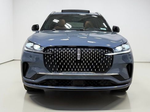 Used 2025 Lincoln Aviator Black Label image 10