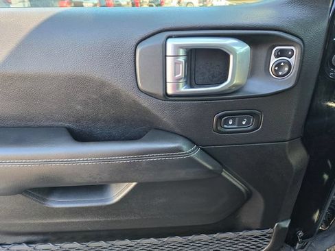 Used 2022 Jeep Wrangler Unlimited Sahara w/ Cold Weather Group AWD/4WD image 18