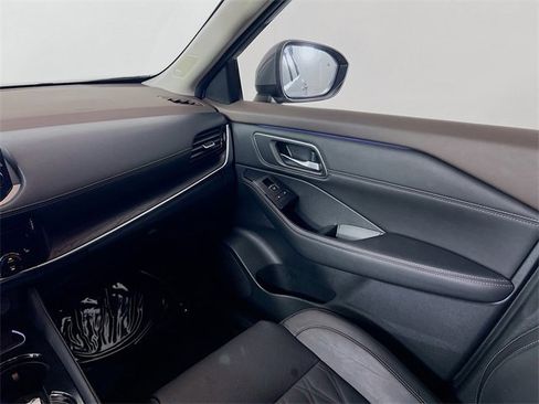 Used 2023 Nissan Rogue Platinum w/ Platinum Premium Package image 24