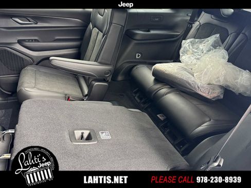 New 2025 Jeep Grand Cherokee L Altitude image 16