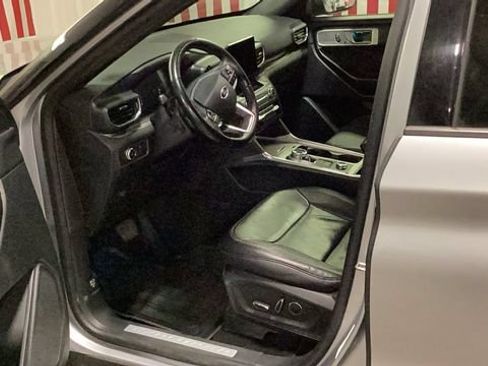 Used 2020 Ford Explorer Limited AWD/4WD image 11