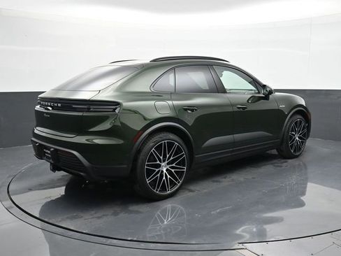 Certified 2025 Porsche Macan Electric RWD image 24