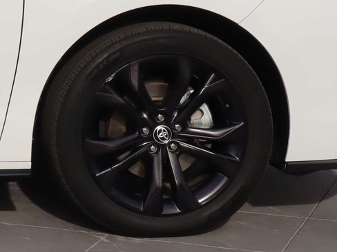 Used 2022 Toyota Sienna XSE image 28