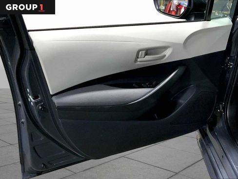 Certified 2025 Toyota Corolla LE FWD image 22