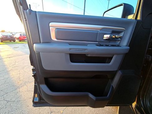 Used 2015 RAM 1500 Classic SLT image 13