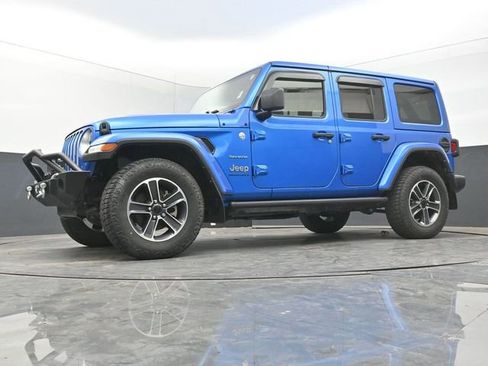 Used 2023 Jeep Wrangler Sahara image 34