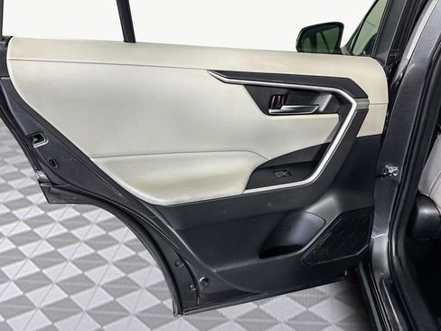 Used 2022 Toyota RAV4 XLE image 26