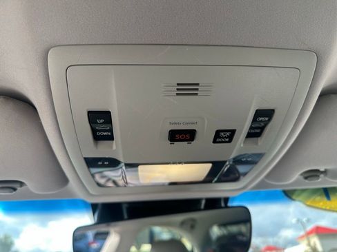 Used 2017 Lexus ES 300h image 32