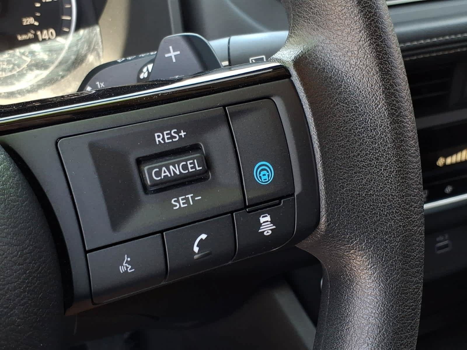 Used 2023 Nissan Rogue SV FWD image 38