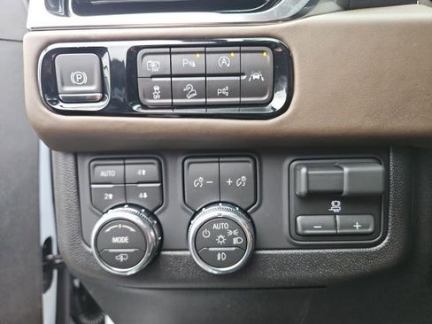 New 2026 GMC Yukon Denali Ultimate AWD/4WD image 14