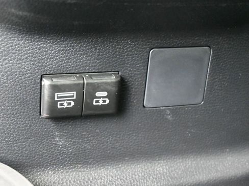 Used 2025 Toyota Tundra SR5 w/ SR5 Convenience Package AWD/4WD image 19