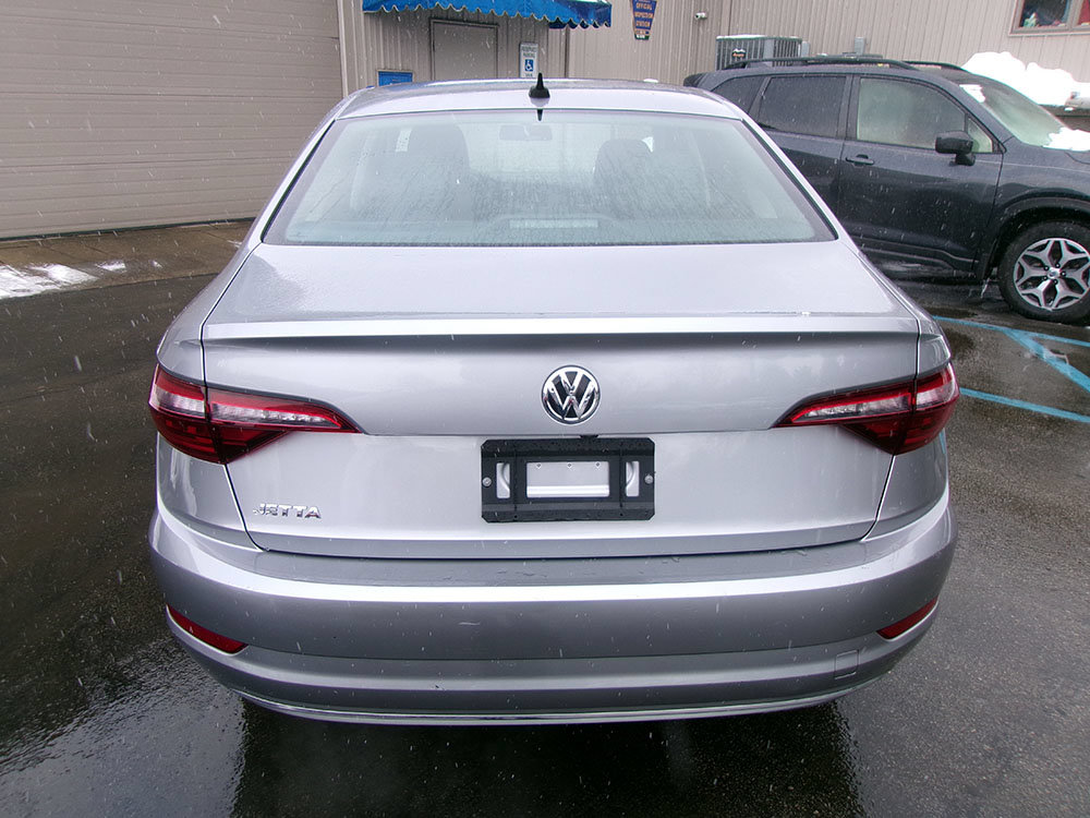 Used 2020 Volkswagen Jetta SE w/ SE Cold Weather Package FWD image 4