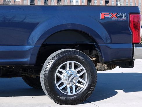 Used 2019 Ford F250 Lariat w/ FX4 Off-Road Package image 12