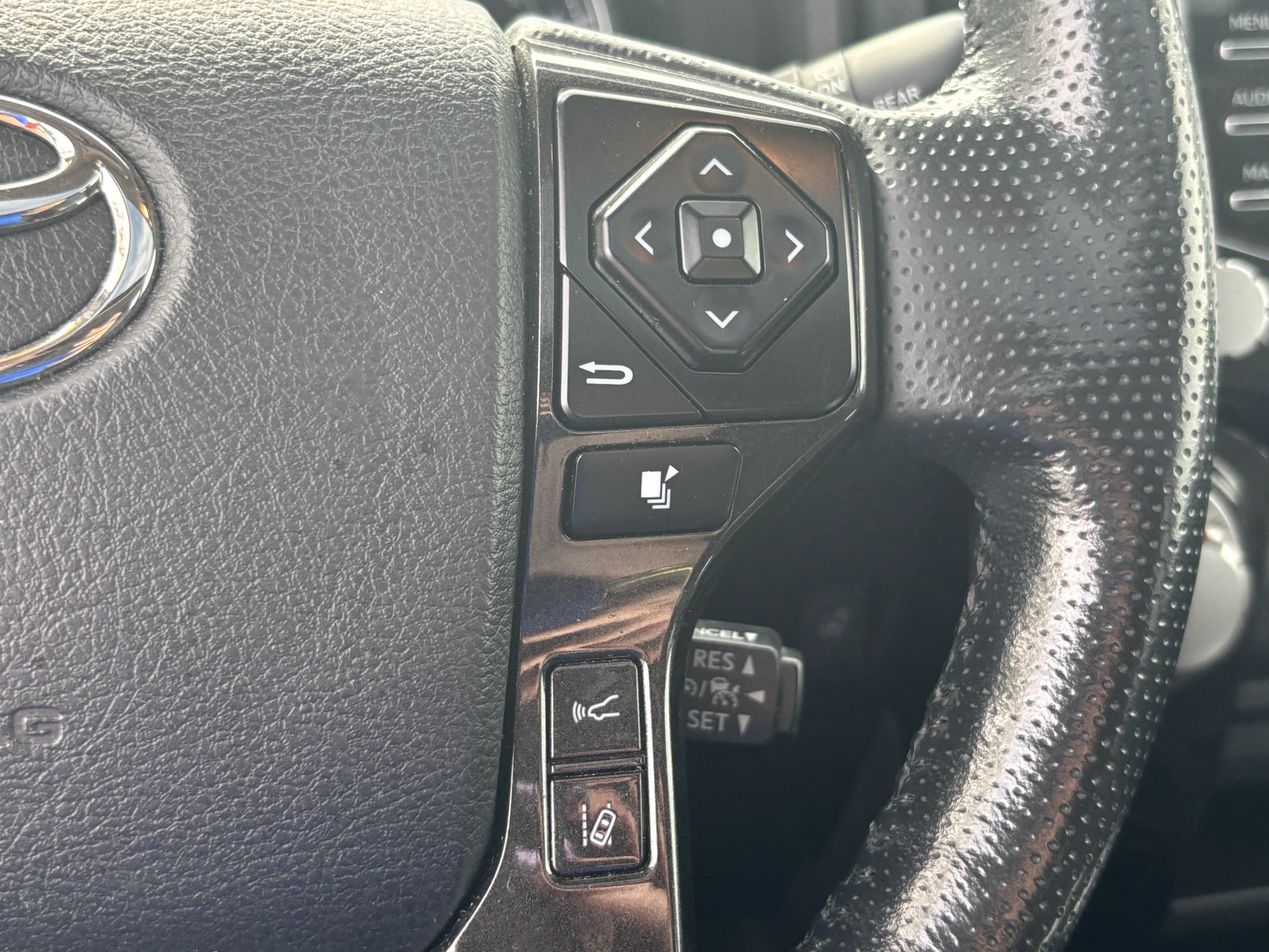 Used 2024 Toyota 4Runner TRD Off-Road Premium w/ Moonroof Package AWD/4WD image 20