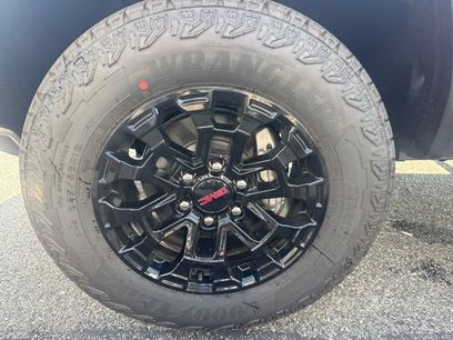 New 2026 GMC Canyon Elevation w/ Convenience Package
