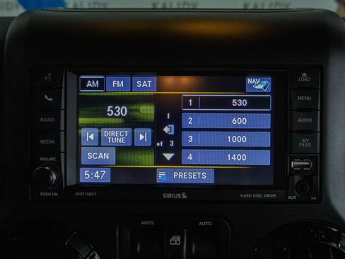 Used 2017 Jeep Wrangler Unlimited Sahara image 6