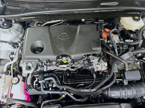 Used 2025 Toyota Camry LE image 33