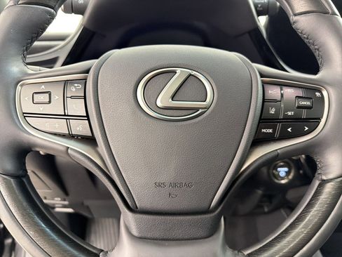 Used 2023 Lexus ES 300h w/ Luxury Package FWD image 18