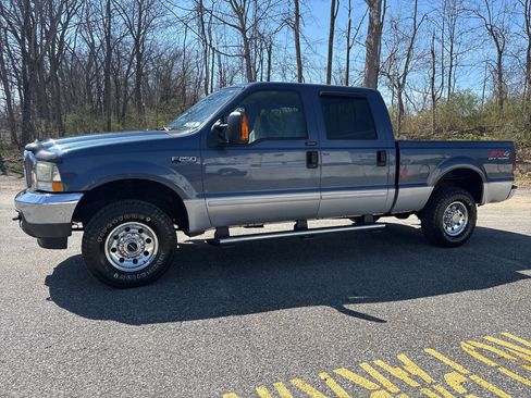 Used 2004 Ford F250 XLT image 3