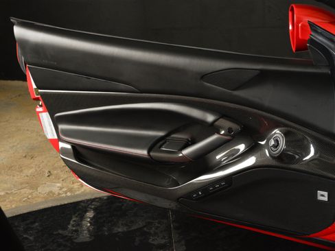 Used 2022 Ferrari F8 Tributo RWD image 22