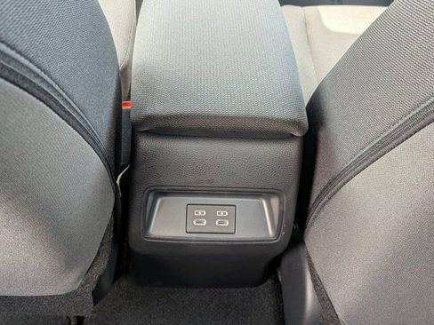 Used 2025 Toyota Corolla LE FWD image 17