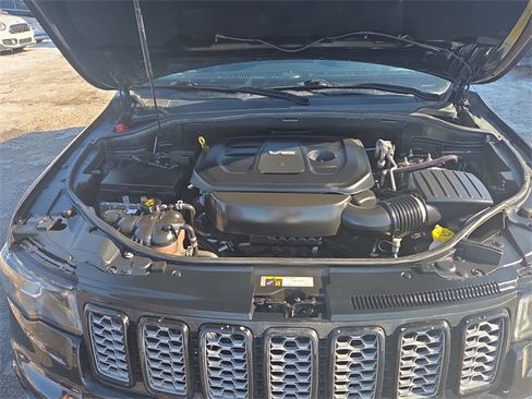 Used 2019 Jeep Grand Cherokee Altitude image 17