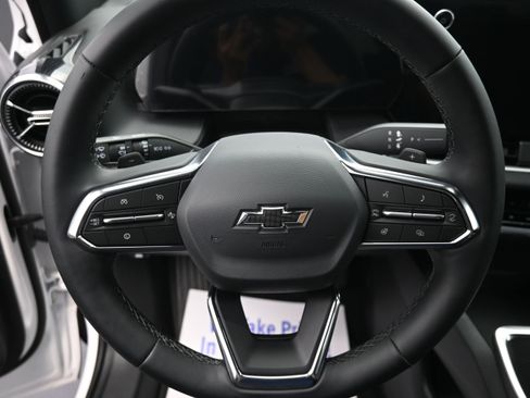 Used 2026 Chevrolet Equinox LT w/ Convenience Package II FWD image 11